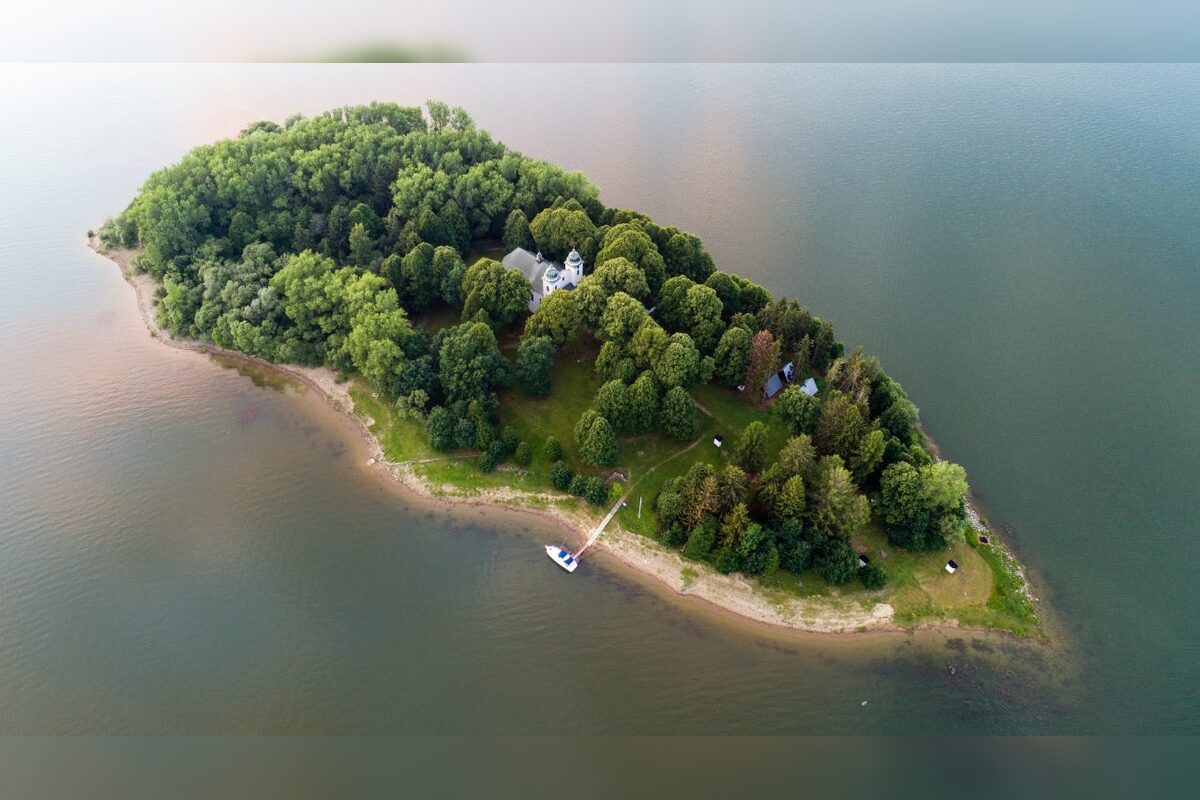 FOTO: Na Slanickom ostrove umenia sa začne obnova kostola za viac ako 1,9 milióna eur, foto 1