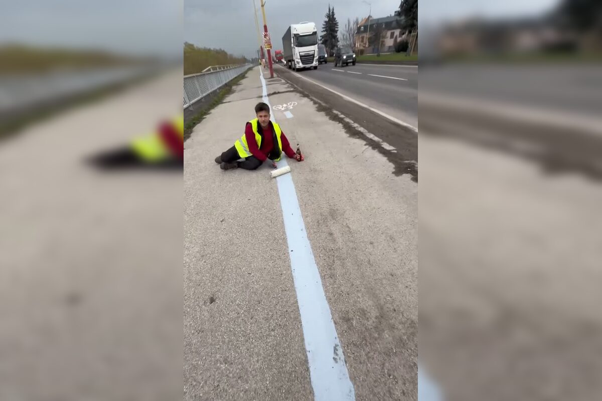 FOTO: Kto toto vymyslel? Influencer narazil do lampy na cyklochodníku v Ružomberku, video baví Slovensko, foto 1
