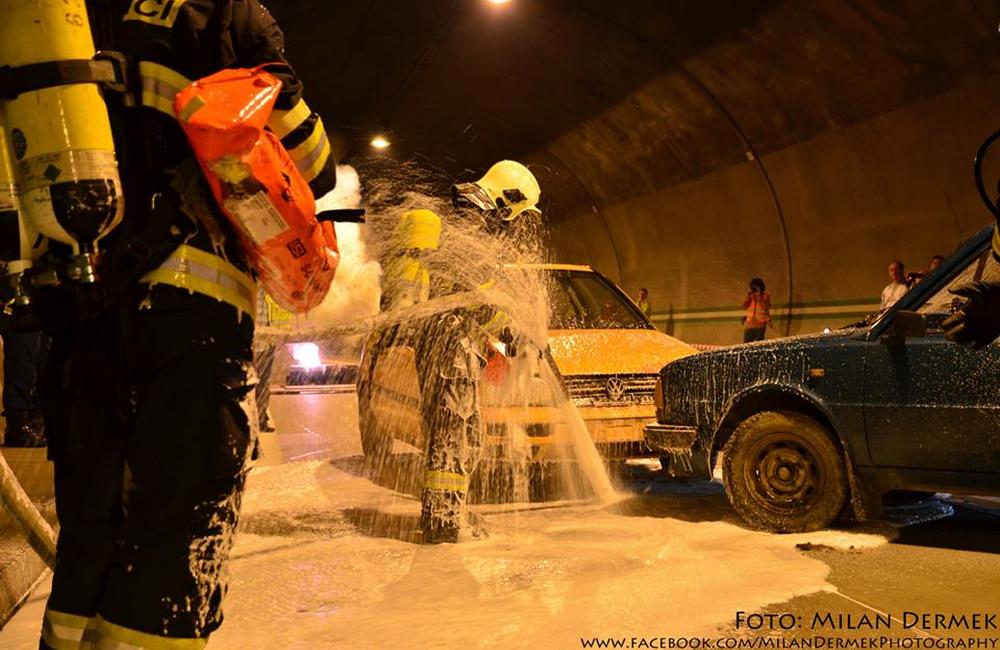 Cvičenie žilinských hasičov v tuneli Horelica v Čadci, foto 12