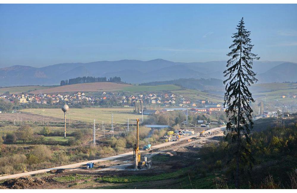 Diaľnica pri Lietavskej Lúčke a tunel Žilina, foto 1