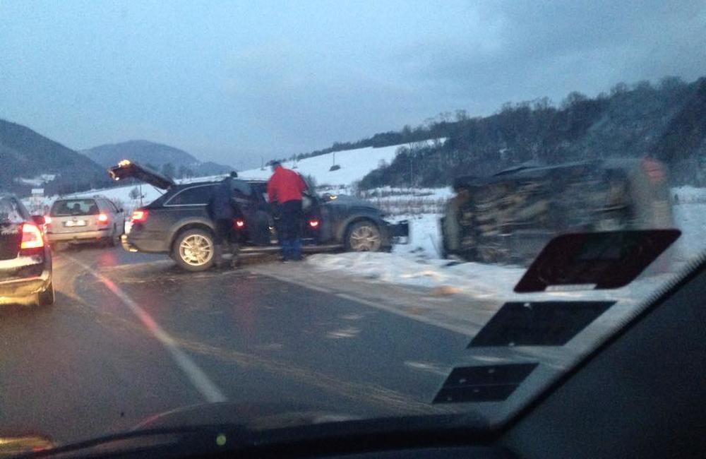 Dopravná nehoda pri obci Belá, Stráža, foto 1