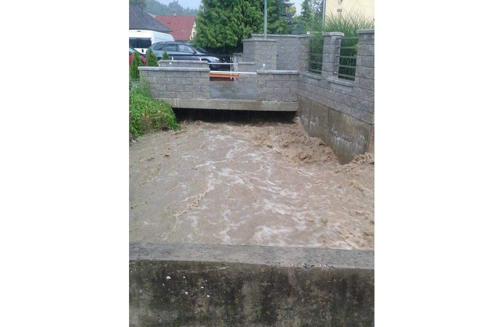Povodeň po silnej búrke v obci Rosina a Višňové, foto 16