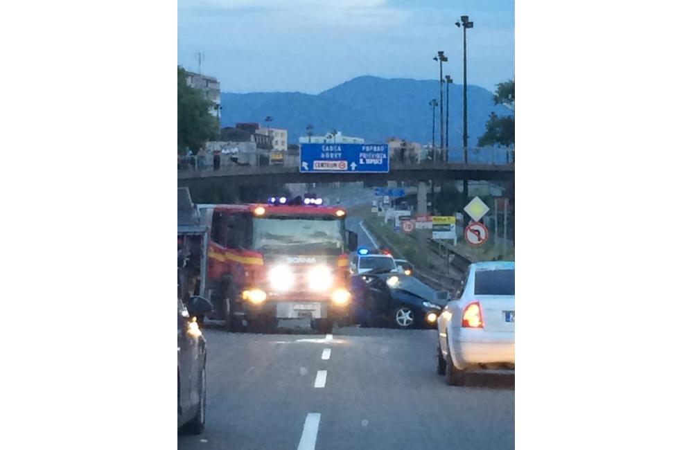 Vážna dopravná nehoda na ulici Mostná - 13.júla 2014, foto 3