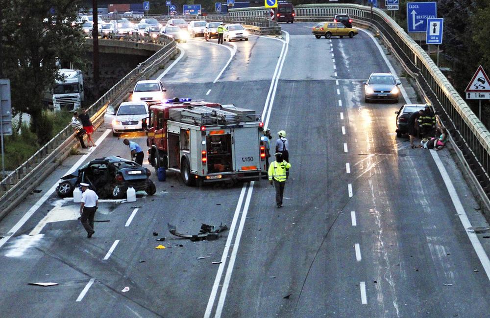 Vážna dopravná nehoda na ulici Mostná - 13.júla 2014, foto 4