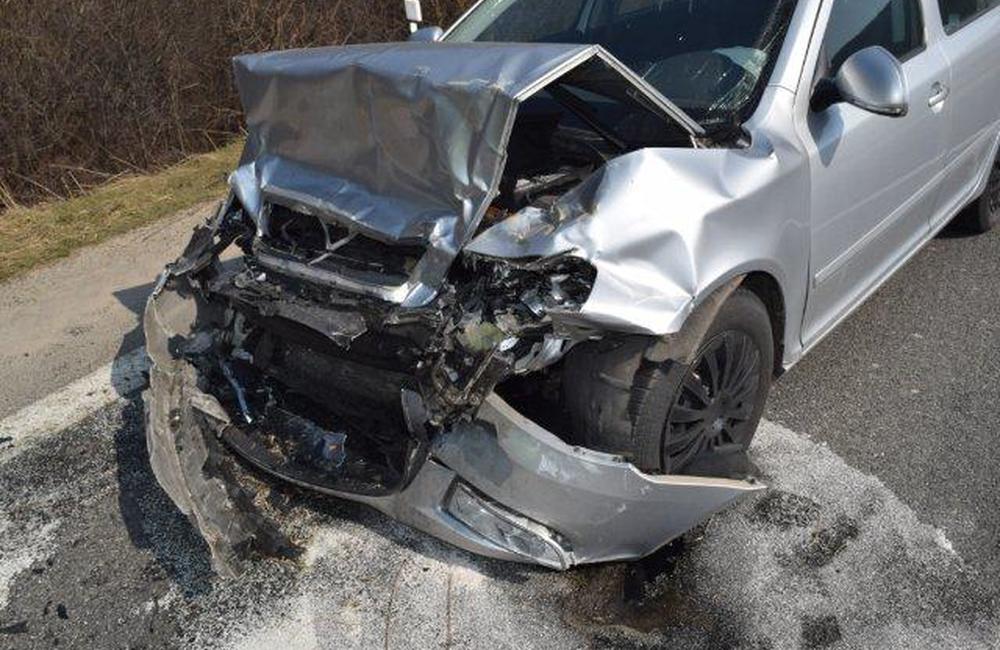 Vodič prešiel s autom do protismeru, celková škoda 16 tisíc eur, foto 1