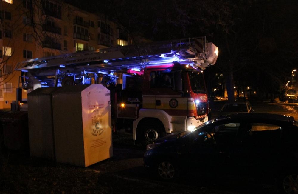 Výjazd hasičov na Tulskú ulicu na Vlčincoch, foto 2