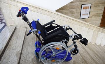 Mestské divadlo Žilina pásový schodolez