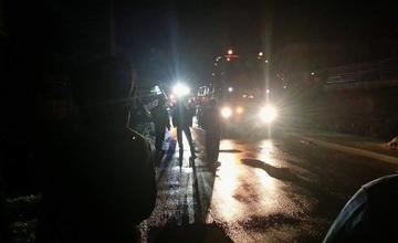 V Bitarovej narazil autobus do elektrického stĺpa