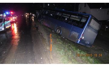V Bitarovej narazil autobus do elektrického stĺpa