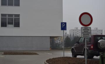 Parkovanie pri novom nákupnom centre na Solinkách centre je zakázané