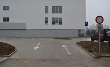 Parkovanie pri novom nákupnom centre na Solinkách centre je zakázané