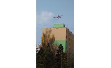 Červená helikoptéra nad Žilinou - 6.4.2016