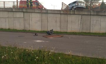 Aktuálne dopravná nehoda na zjazde z Vlčiniec na Košickú