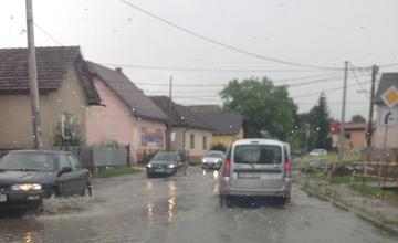 Zatopené cesty po búrke v Žiline - 25.7.2016