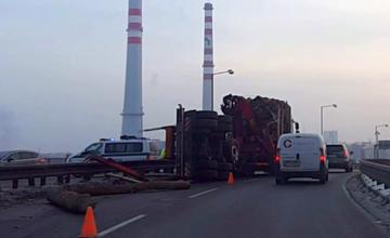 Dopravná nehoda na ulici Ľavobrežná v Žiline - 8.12.2016