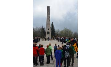 Oslavy 72. výročia ukončenia vojny pri pamätníku na Polome