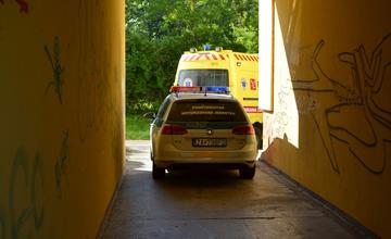 Vlčince, ulica Tulská: muž spáchal samovraždu, jeho matku dobodali