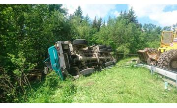 Dopravná nehoda nákladného auta v okrese Liptovský Mikuláš - 1.6.2017