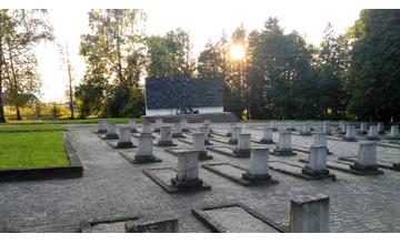 Reliéf SNP na Cintoríne Červenej armády na Bôriku v Žiline