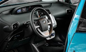 Veľké porovnanie: Hyundai Ioniq Plug-In vs Toyota Prius Plug-In