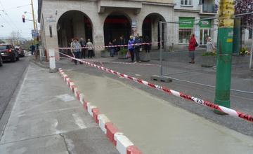 Vybudovanie chodníka a presun zastávky na Bulvári - 25.10.2017