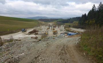 NDS zverejnila aktuálne fotografie z výstavby diaľničného úseku Lietavská Lúčka - Višňové