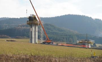 Fotografie z výstavby diaľnice D1 a privádzača v Lietavskej Lúčke ku dňu 14.1.2018
