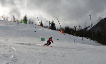 Siedmy ročník súťaže žiakov Stredných škôl ŽSK na lyžiarskom svahu