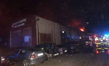 Požiar výrobnej a skladovej haly v obci Raková, okres Čadca - 21.6.2018