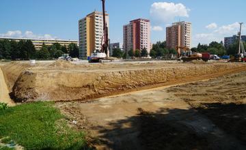 FOTO: Polyfunkčný komplex Rudiny II medzi sídliskom Hliny a Solinky je vo výstavbe