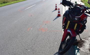 Dopravná nehoda motocyklistu a osobného auta v Tepličke nad Váhom 10.10.2018