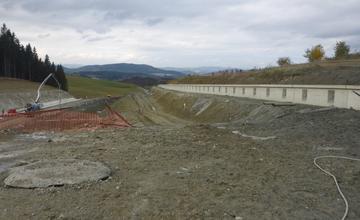 NDS zverejnila októbrové fotografie z výstavby úseku D1 Lietavská Lúčka - Višňové