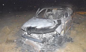 Krádež a zapálenie vozidla taxi na Orave 