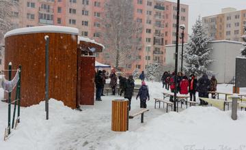 FOTO: Na novoročnom matiné v Dobšinského sade vydali 150 porcií boršču, jedlo bolo vegánske