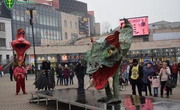 FOTO: Centrum mesta Žilina dnes ožilo karnevalovým sprievodom
