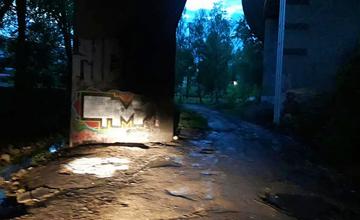 Neznáma osoba znečistila povodie potoka Frambor pod žilinskou estakádou