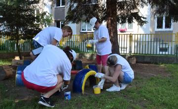 FOTO: 60 zamestnancov Mestského úradu sa zapojilo do dobrovoľníckeho projektu Naše mesto
