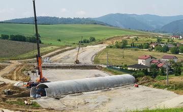 FOTO: Ako napredujú práce na stavbe diaľničného privádzača z Lietavskej Lúčky do Žiliny