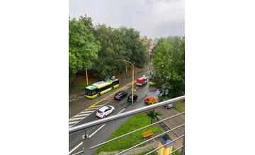 FOTO: Výdatný dážď zaplavil viacero ciest v Žiline a mestských častiach