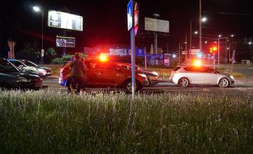 FOTO: Kriminalisti spolu s kukláčmi vykonali v utorok ďalšiu raziu na Košickej ulici v Žiline
