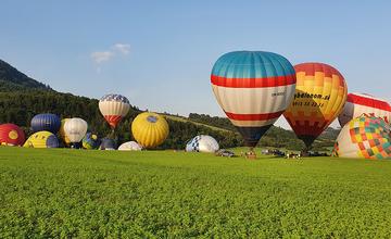 FOTO: Rajecká balónová fiesta 2020 štartovala aj pri Tepličke nad Váhom