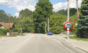 FOTO: Na niektorých cestách I. triedy v Žiline a okolí chýba vodorovné dopravné značenie