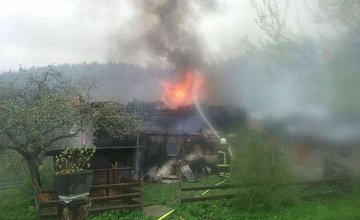 FOTO: Požiar drevenice v obci Korňa 16.5.2021