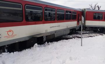 FOTO: Na železničnom priecestí v Tvrdošíne narazil vlak do kamióna