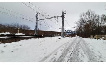 FOTO: V rámci modernizácie železničného uzla budujú nový most ponad trať a biokoridor pri Vodnom diele