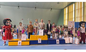 FOTO:  Klub Gymnastika a fitness Žilina pripomenuli na gymnastickej súťaži