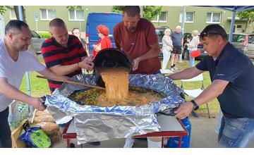 FOTO: Žilinčania prekonali rekord v najväčšej omelete na Slovensku