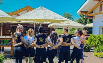 FOTO: Melody Sunset – jedinečný festival v Rajeckej doline nabitý programom, gastro zážitkami a hudbou 12 dídžejov