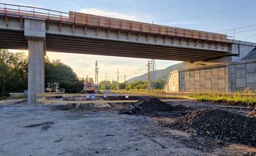 FOTO: Aktuálny priebeh prác na preložke cesty od Tepličky nad Váhom k Terminálu Žilina
