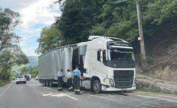FOTO: Dopravná nehoda v Rojkove paralyzovala premávku na Liptove 15. augusta 2022